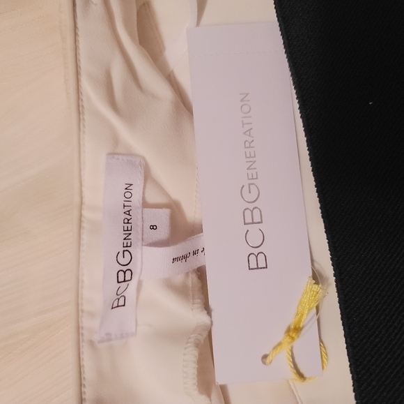 BNWT BCBGeneration off white Romper size 8 - Picture 4 of 7
